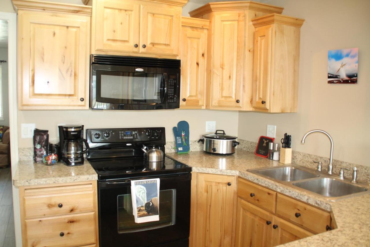 3 Queen Beds, 1 Twin Bed, 2 Rooms, 1 And A Half Bath, Self Check-In, Flexcation Equipped Idaho Falls Exterior foto