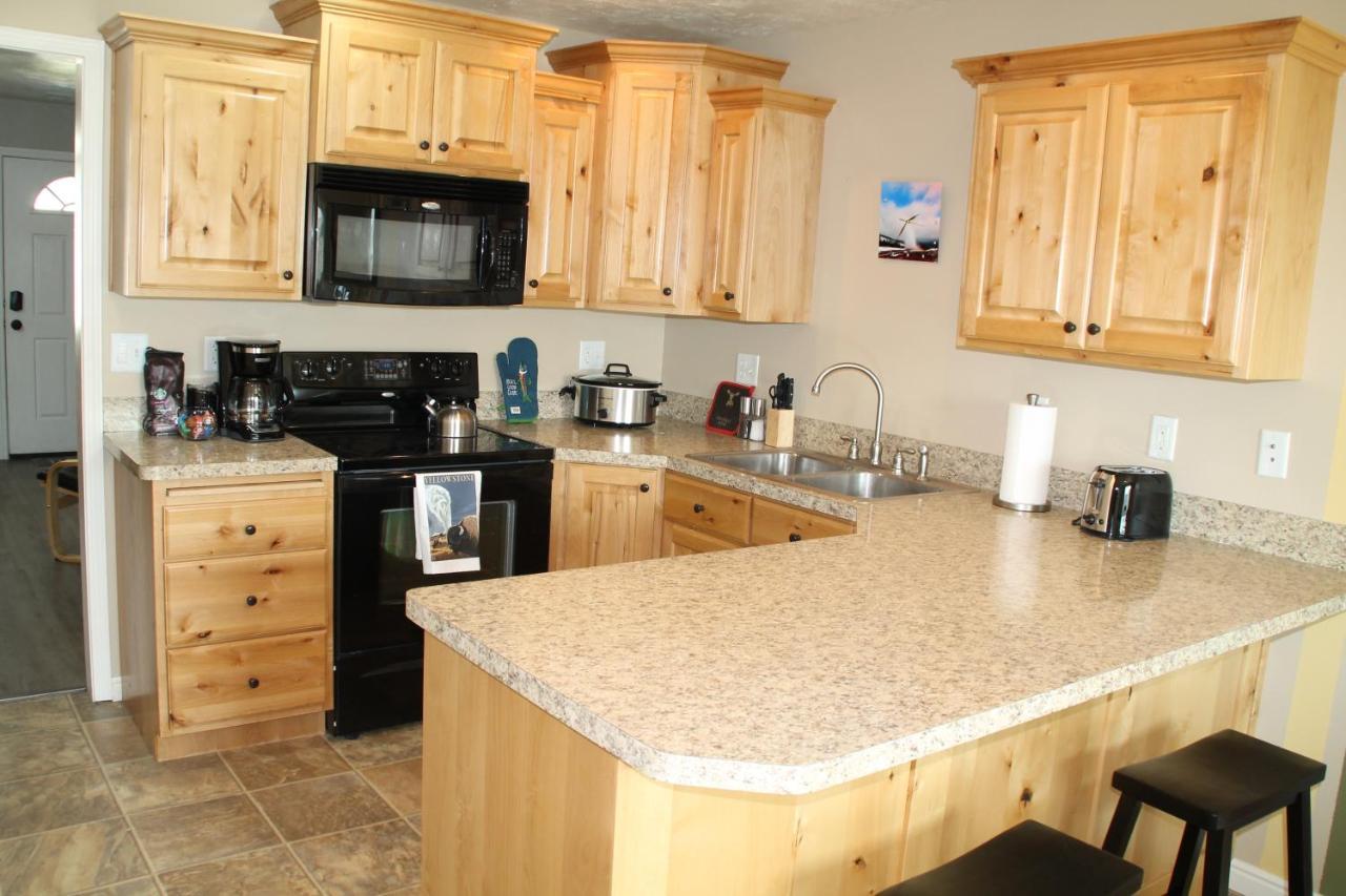 3 Queen Beds, 1 Twin Bed, 2 Rooms, 1 And A Half Bath, Self Check-In, Flexcation Equipped Idaho Falls Exterior foto