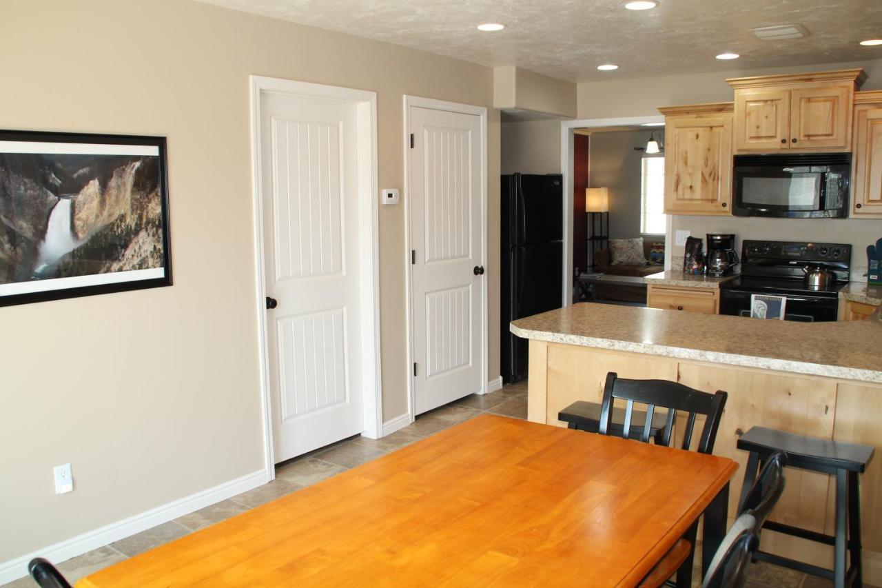 3 Queen Beds, 1 Twin Bed, 2 Rooms, 1 And A Half Bath, Self Check-In, Flexcation Equipped Idaho Falls Exterior foto